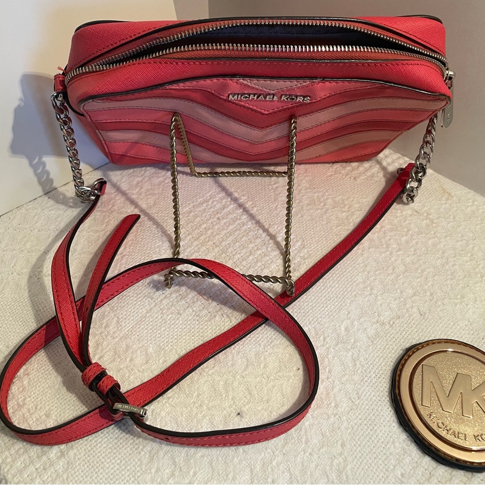 Michael Kors Coral and Light Red Crossbody‎ Bag with Chevron Design - Picture 5 of 12